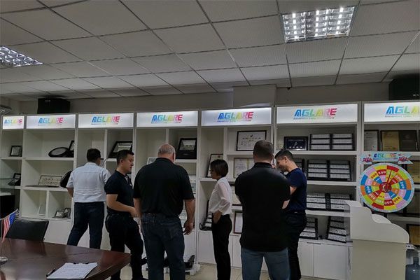 接待yp街机游戏美国客户来造访我们！